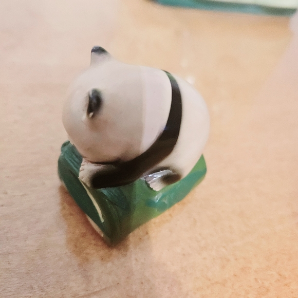 Vintage Panda Figurine. - Picture 3 of 5